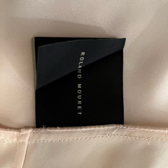 ROLAND MOURET Haynes Cold shoulder Long Sleeve 100% Silk Blouse. - Picture 12 of 17